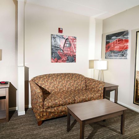 Best Western Plus Sandusky Hotel & Suites Exteriör bild
